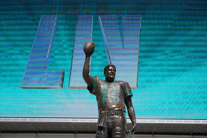 Statue of former Dolphins quarterback Dan Marino before Super Bowl LIV between the  Chiefs and the 49ers at Hard Rock Stadium.